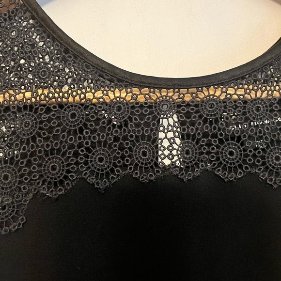 Club Monaco Crochet Lace Keyhole Back Sleeveless Dress - Picture 4 of 7